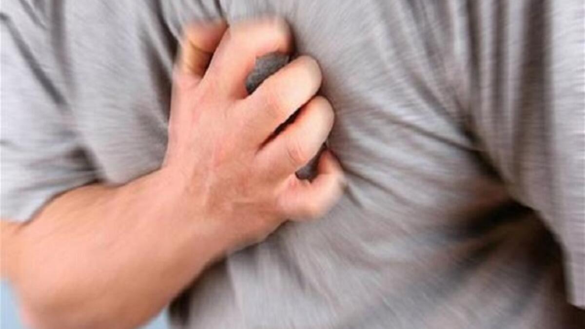 أجريت دراسة عام 1997 على 918 رجل أثبتت أن هناك علاقة عكسية بين النشاط الجنسي وحالات الوفاة بالأزمة القلبية. حيث كان خطر الوفاة أقل بـ50% لهؤلاء الذين يُمارسون الاستمناء أكثر من أقرانهم.