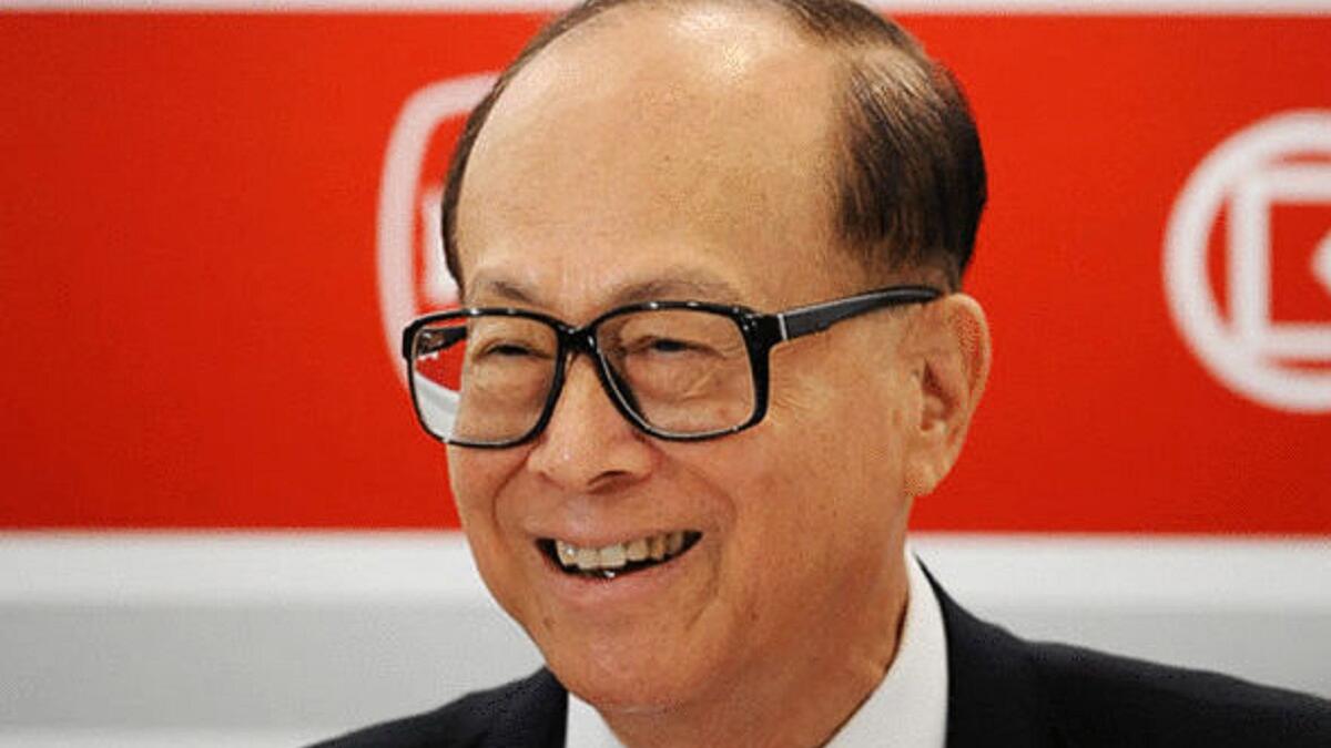 لي كا شينغ: من هونج كونج، يُعد أغنى رجل آسيوي، أكبر مُشغّل لمحطات الحاويات في العالم وكذلك أكبر تاجر تجزئة لمستحضرات التجميل في العالم، قيمة ثروته 27.7 مليار دولار أمريكي.