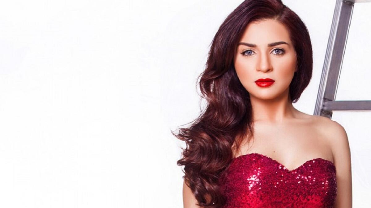 هنأت مي عزالدين، نساء العالم على طريقتها الخاصة، حيث نشرت صورة عبر حسابها الشخصي بـ"إنستغرام" ترتدي فستان زفاف من فيلم "عمر وسلمي" وكتبت: "النساء هن المعماريات الحقيقيات للمجتمع".