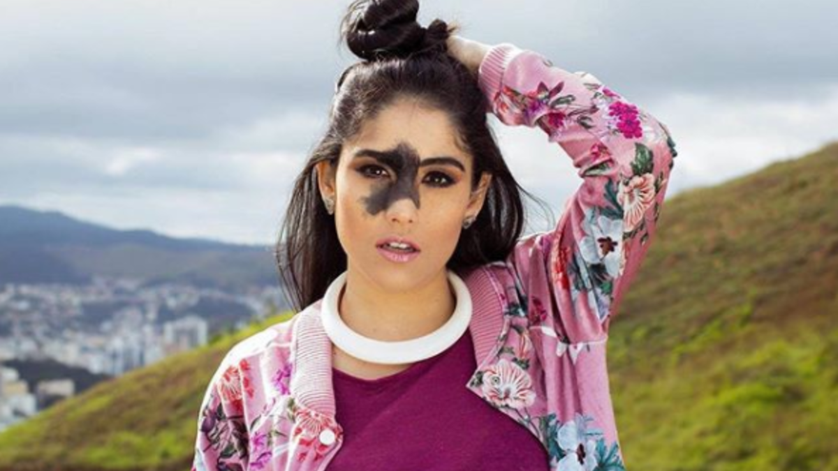 ولدت عارضة الأزياء "ماريانا ميندس" بوحة سوداء على وجهها جعلتها مميزة في عالم الموضة، حيث تمتلك أكثر 22 ألف متابع على "إنستغرام"