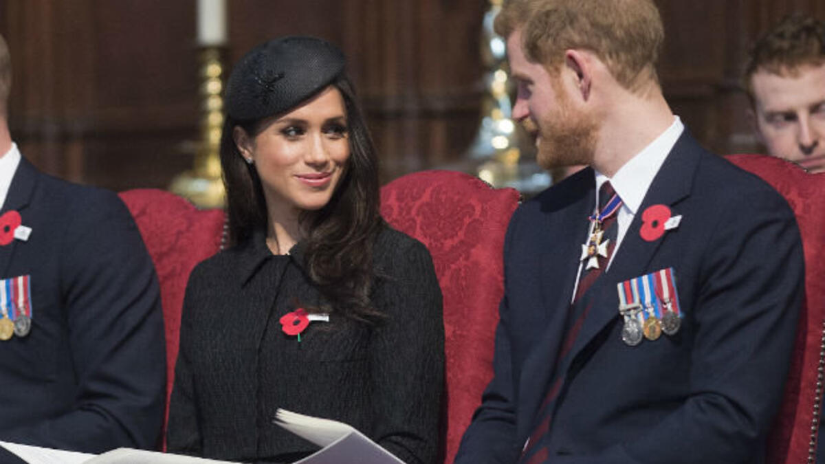 التعبير العلني عن المشاعر: على الرغم من عدم وجود قانون رسمي يقيّد التعبير العلني عن المشاعر، إلا أنه تقليد ما زالت تتبعه العائلة الملكية.