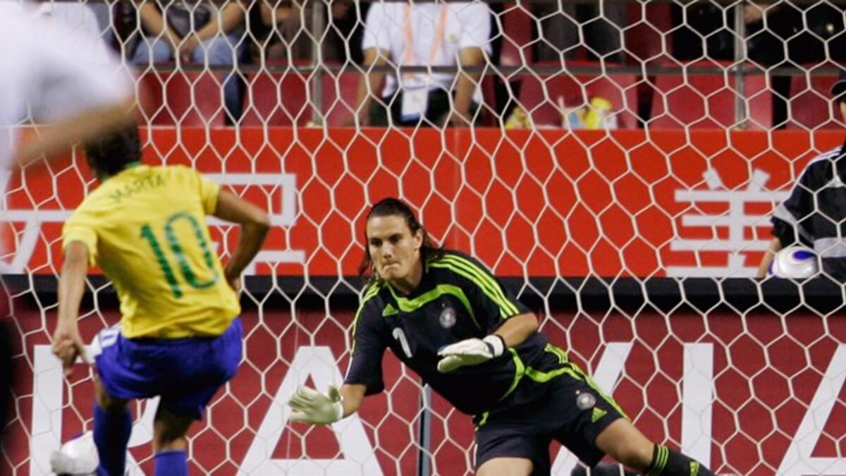 نادين أنجيرر: حارسة مرمى المنتخب الوطني الألماني للسيدات، اعترفت بأن لها ميولا جنسية مزدوجة.