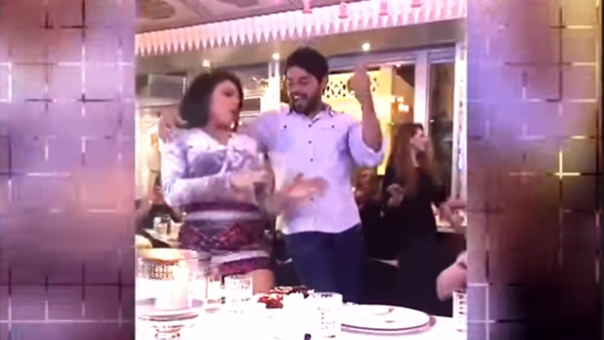 تصدر مقطع فيديو للفنانة ناهد السباعي مع خطيبها السابق رجل الأعمال محمد عبد ربه قائمة الأكثر بحصثًا، خلال تواجدهما في أحد المطاعم وهما يرقصان على الأغنية الشعبية الشهيرة "لأ لأ".