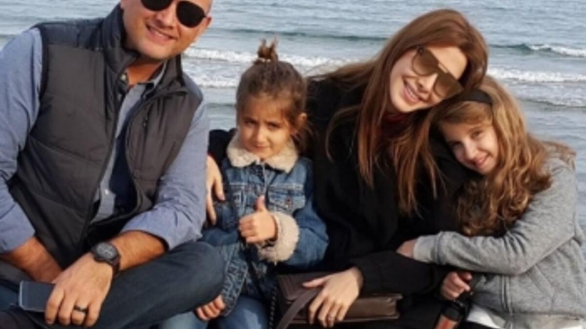 قامت الفنانة نانسي عجرم بنشر صورة لها برفقة عائلتها على أحد مواقع التواصل الإجتماعي. وقد بدت عجرم مع زوجها وابنتيها ووراءهم البحر وقد ضمت الصورة إلى ألبوم عائلي لها. يذكر أن نانسي عجرم تشارك حاليا في لجنة تحكيم برنامج المواهب "أراب أيدول".