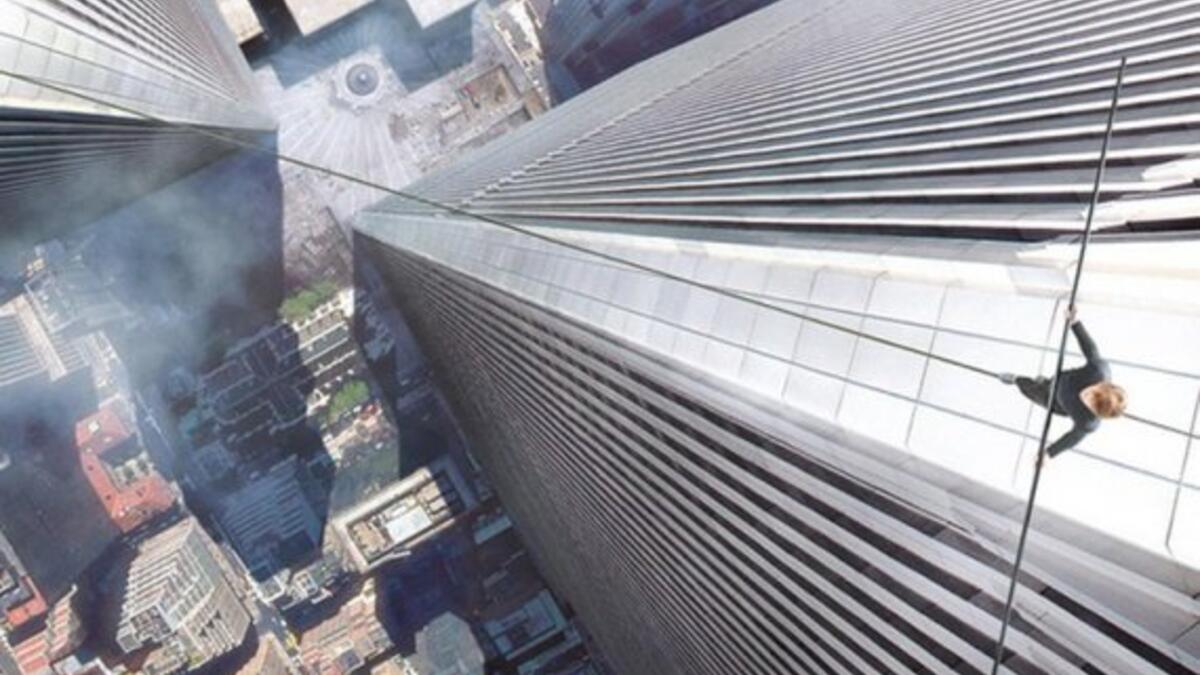 وقدم المخرج أوليفر سْتون، فيلمًا بعنوان "مركز التجارة العالمي" تناول فيه تفاصيل إنقاذ شرطيين من تحت ركام مبنى المركز. واعترض كثيرون في ذلك الوقت على إخراج سْتون لهذا الفيلم مخافة أن يتطرق إلى نظريات المؤامرة حول الحادث، لكنه طمأنهم بأن الفيلم سيكون مجرد تحية لعمال الإنقاذ.