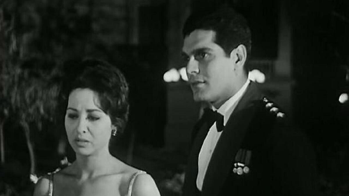 عمر الشريف وفاتن حمامة:  خلال تصوير مشاهد "صراع في الوادي" طلب  الشريف من المخرج أن يتدخل في طلب يد فاتن للزواج، بعد موافقتها على القبلة في المشهد والتي لطالما رفضت تأديتها بأفلام سابقة، ومن أجل الزواج قام بتغيير ديانته من المسيحية إلى الإسلام.