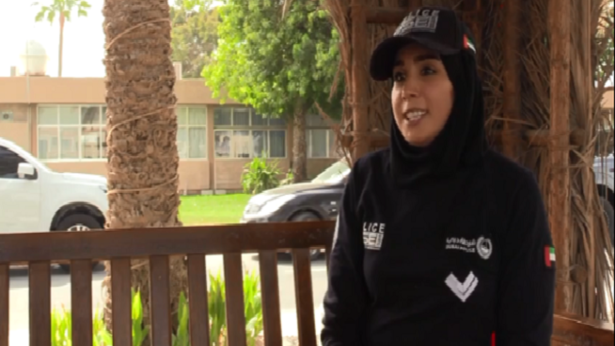 تعتبر العريف ريسة جاسم محمد التي تعمل في إدارة حماية الشخصيات مثال للمرأة الإماراتية التي أثبتت جدارتها في وظيفة أساسها الحفاظ على أمن وسلامة الشخصيات.