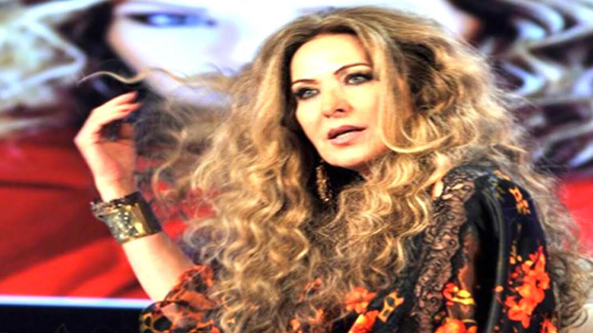 الفنانة السورية رغدة:
قد تكون علاقة الفنان أحمد زكي بالفنانة السورية رغدة هي المعادلة الأصعب فقد ضربت رغدة مثالًا رائعًا في حبها لزكي حيث لم تفارقه في آخر أيامه وفي لحظات مرضه وضعفه وساندته بقوة وقالت رغدة أن زكي طلب منها الزواج وهو على فراش المرض.