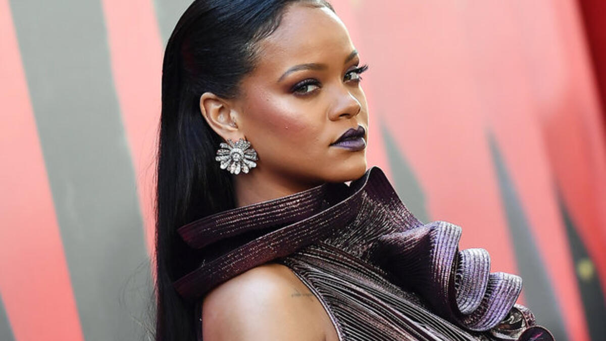 المركز السابع: ريهانا بدخل وصل 37.5 مليون دولار.