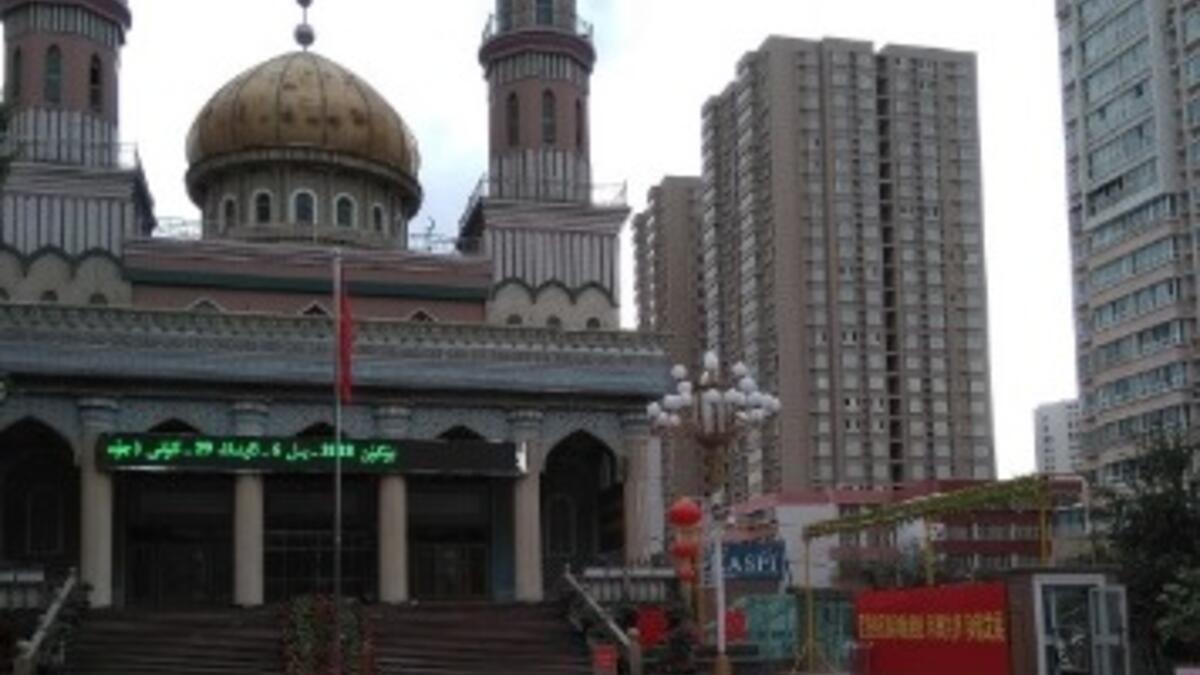 The Yan’anlu mosque in Urumqi, abandoned save for a single China flag waving in the courtyard, courtesy of Dr. Joanne Smith Finley