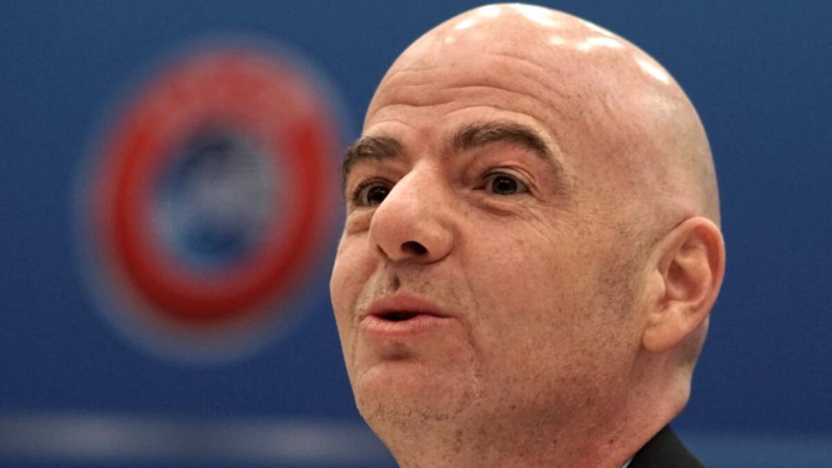 10- السويسري الإيطالي جياني إينفانتينو السكرتير العام في الاتحاد الأوروبي لكرة القدم (يويفا).