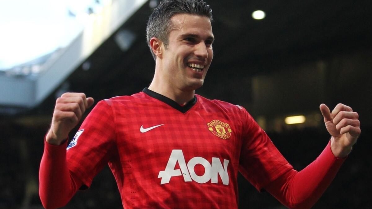 الهولندي روبن فان بيرسي: استهل مسيرته كلاعب على الجناح مع فينورد روتردام، ولكن مهاراته وموهبته لفتت أنظار آرسين فينغر مدرب آرسنال الذي حوله لمركز مهاجم صريح، وهو المركز الذي شغله بعد ذلك في مانشستر يونايتد وفينيرباهتشة.