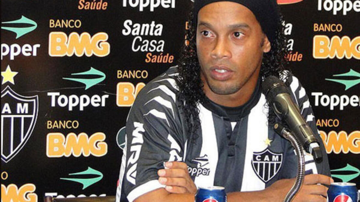 البرازيلي رونالدينيو (أتلتيكو مينيرو) - القيمة الصافية لثروته في عام 2012: 90 مليون دولار.