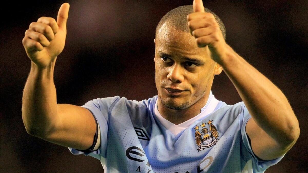 البلجيكي فينسان كومباني: بدأ مسيرته كلاعب وسط دفاعي خلال لعبه رفقة آندرلخت وهامبورغ قبل أن يتحول لمدافع صريح مع سيتي عام 2010.