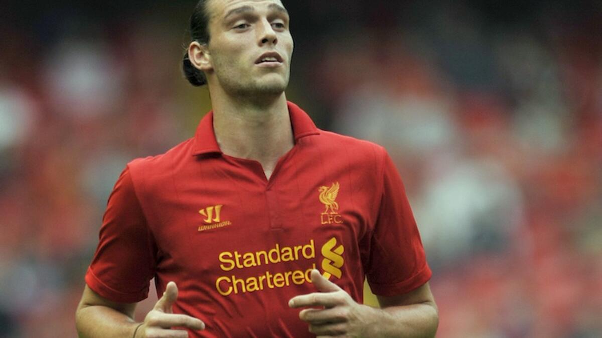 المهاجم الإنجليزي آندي كارول: انتقل من نيوكاسل يونايتد إلى ليفربول مقابل 35 مليون جنيه استرليني.