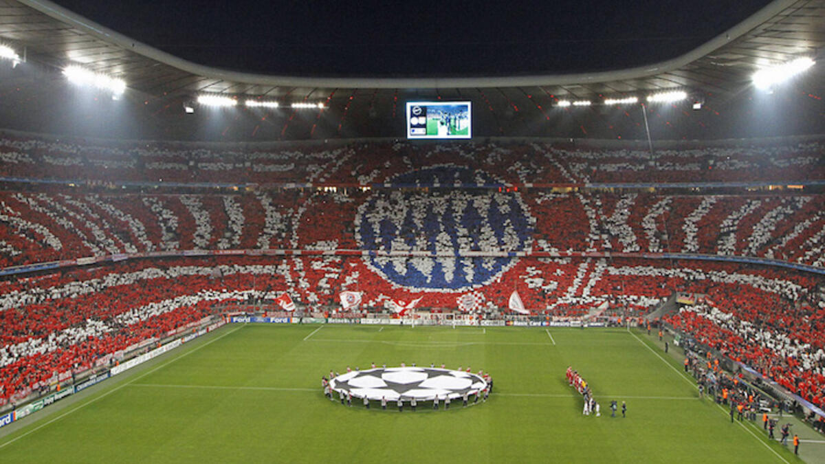 فريق بايرن ميونخ الألماني: Mia san mia وتعني نحن عبارة عن نحن