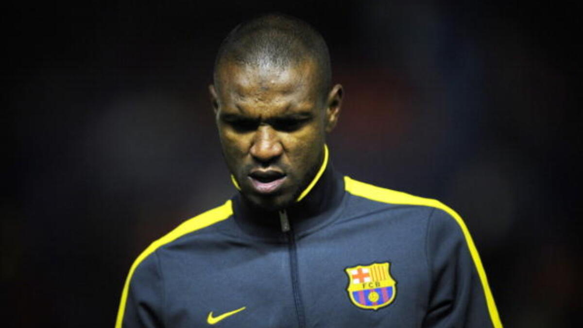 الفرنسي إيريك أبيدال (برشلونة): عانى الظهير المتألق الذي كان له دور كبير في هيمنة البارسا على الساحة الأوروبية من ورم خبيث في الكبد وعولج مرتين منه، اشتهر بأدائه المميز وقدرته على الجمع بين الإسناد الهجومي والتغطية الدفاعية.