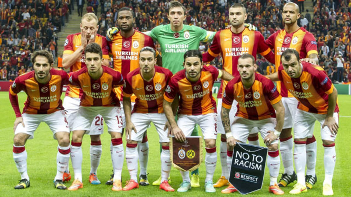 مدينة اسطنبول: احتفلت بفوز غالاتاساراي بلقبي الدوري التركي وكأس تركيا.