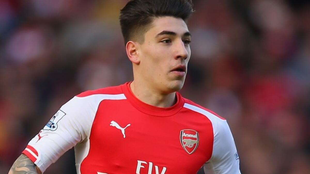 20- الظهير الإسباني هيكتور بيليرين (آرسنال)