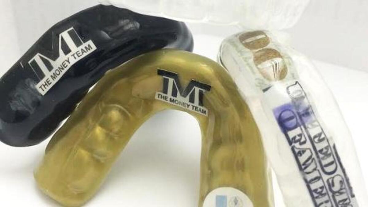 أنفق 25 ألف دولار على واقيات فم مصنعة من الألماس استخدمها باستمرار خلال نزالاته