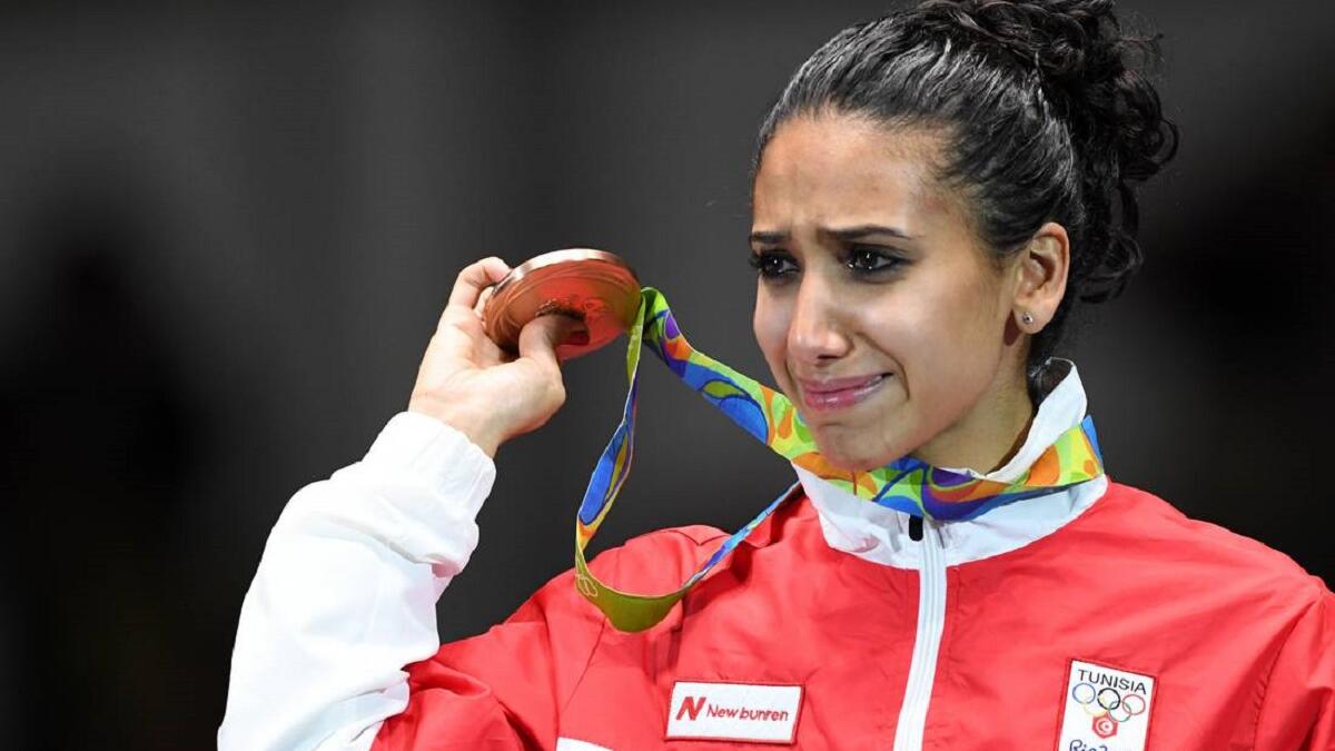 التونسية إيناس البوبكري فازت بالميدالية البرونزية في منافسات المبارزة "فردي الشيش" في ريو 2016، وبذلك باتت إيناس البالغة من العمر 27 عاماً هي العربية الأولى التي تفوز بميدالية أولمبية في المبارزة، والعربية الأولى التي تفوز بدورة ريو 2016.