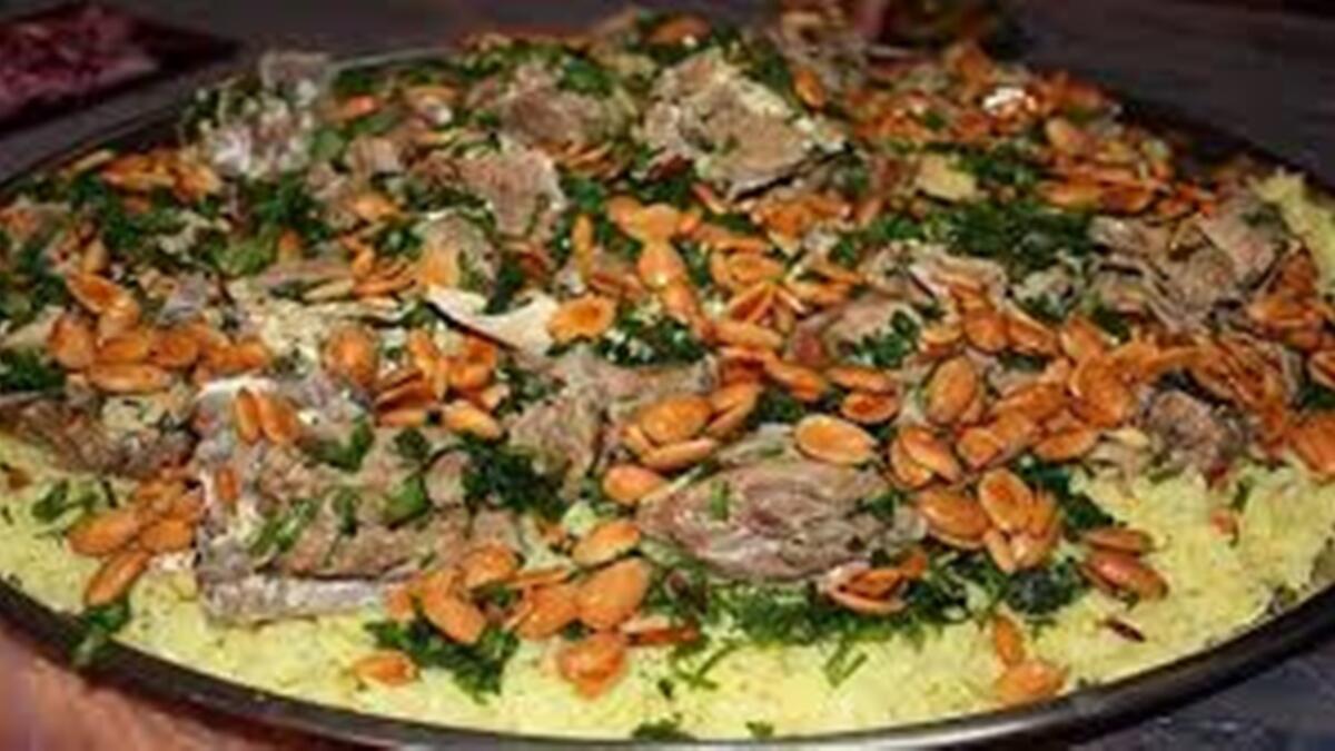 أوصت شخصية في أحد الدول الخليجية  إحدى المطاعم في العاصمة الأردنية عمان على ستة «مناسف» حيث تم تجهيزها ونقلها على الفور الى تلك الدولة في طائرة خاصة.