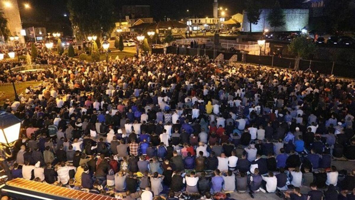 تجاوز عدد المصلين أكثر من ٢٠ ألف مصل في مدينة نوفي بازار جنوب جمهورية صربيا في ليلة القدر
