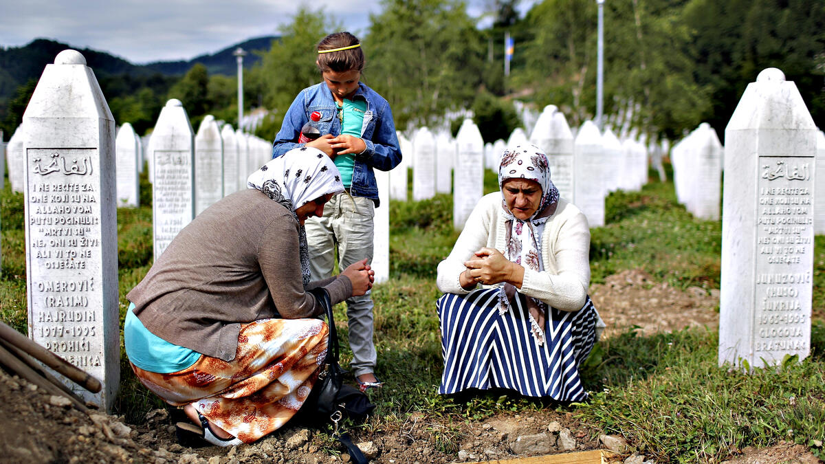 صرح  علي جمعة في أحد البرامج أن "الأراوح بتشوف مكان الجثة ما بين عصر الخميس لفجر يوم السبت ويفتح لهم نافذة زي غوغل إيرث ولو روحت ما بين عصر الخميس وفجر السبت الميت بيشوفك وبتظهر قدامه في الكاميرا.