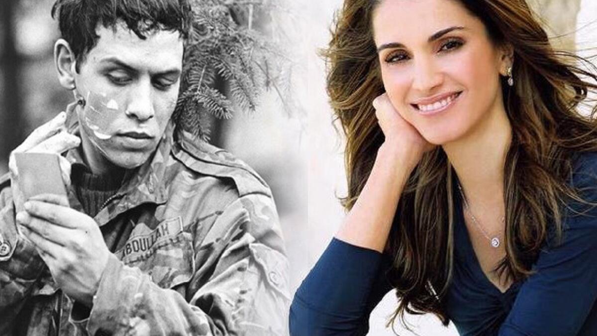 جاء في الكتاب: بعد أن عاش على "السباغتي" والفاصوليا لمدة شهرين في مناورات الصحراء، لبى بعدها دعوة شقيقته الأميرة عائشة على العشاء، وهناك وقعت عينه على "رانيا" وقال في نفسه: "ما أجملها!"، فدبر طريقة لمهاتفتها إلا أنها صدته في البداية.