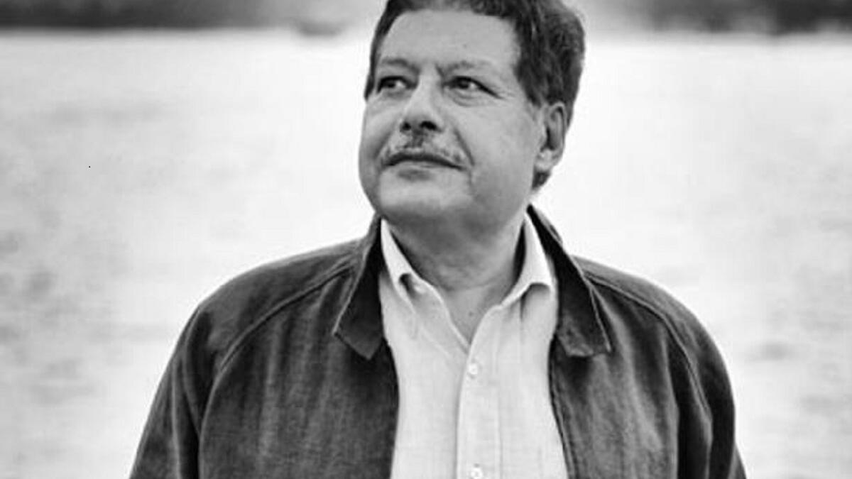 توفي أحمد زويل في الولايات المتحدة الأمريكية، بعد صراع مع المرض، عن عمر ناهز السبعين عامًا. وقد كان زويل قبل وفاته يعاني من ورم سرطاني في النخاع الشوكي. وكان قد أعلن في وقت سابق أنه تخطى الفترة الحرجة من مرضه.