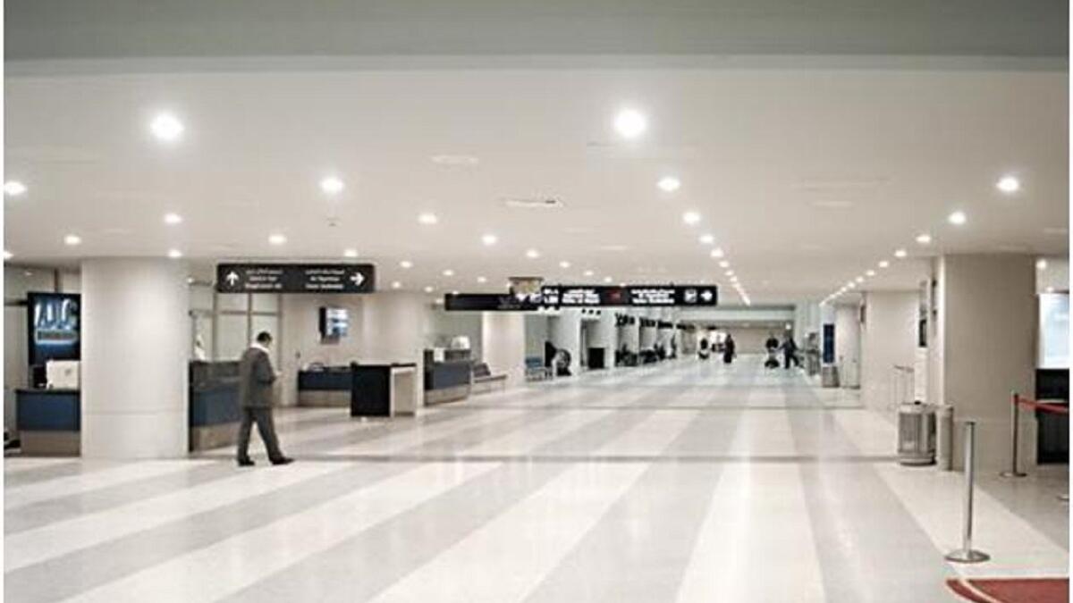 مطار بيروت يقع خارج قائمة أفضل 100 مطار على مستوى العالم و يحتل المركز العاشر كأفضل مطار في الشرق الأوسط.
و يبلغ عدد المسافرين عبره قرابة 6,6 مليون مسافر سنويًا. وعدد الرحلات الجوية عبره قرابة 65 ألف رحلة سنويًا.