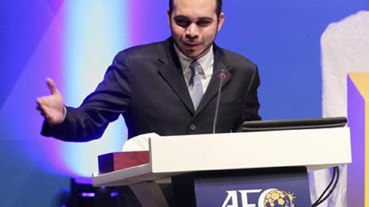 في 7 أكتوبر 2010 أعلن ترشحه لمنصب نائب رئيس الاتحاد الدولي لكرة القدم - فيفا عن قارة آسيا وذلك للانتخابات التي جرت في العاصمة القطرية  خلال اجتماع الجمعية العمومية للاتحاد الآسيوي لكرة القدم. وفي يوم 6 يناير 2011 انتخب نائبًا لرئيس الفيفا بعد حصولة على 25 صوتًا