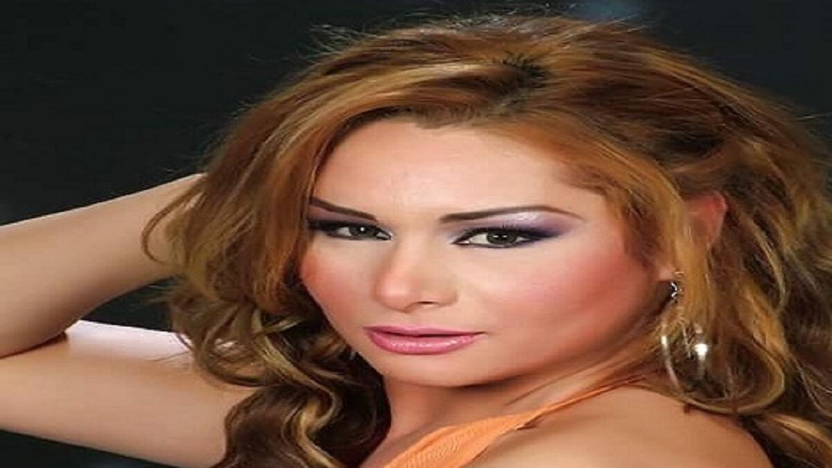 ومن منا ينسى الاغنية الشهيرة "حط النقط على الحروف قبل ما نطلع سوا على الروف" للفنانة بوسي والتي وضعت من خلاله النقط على الحروف بالفعل.