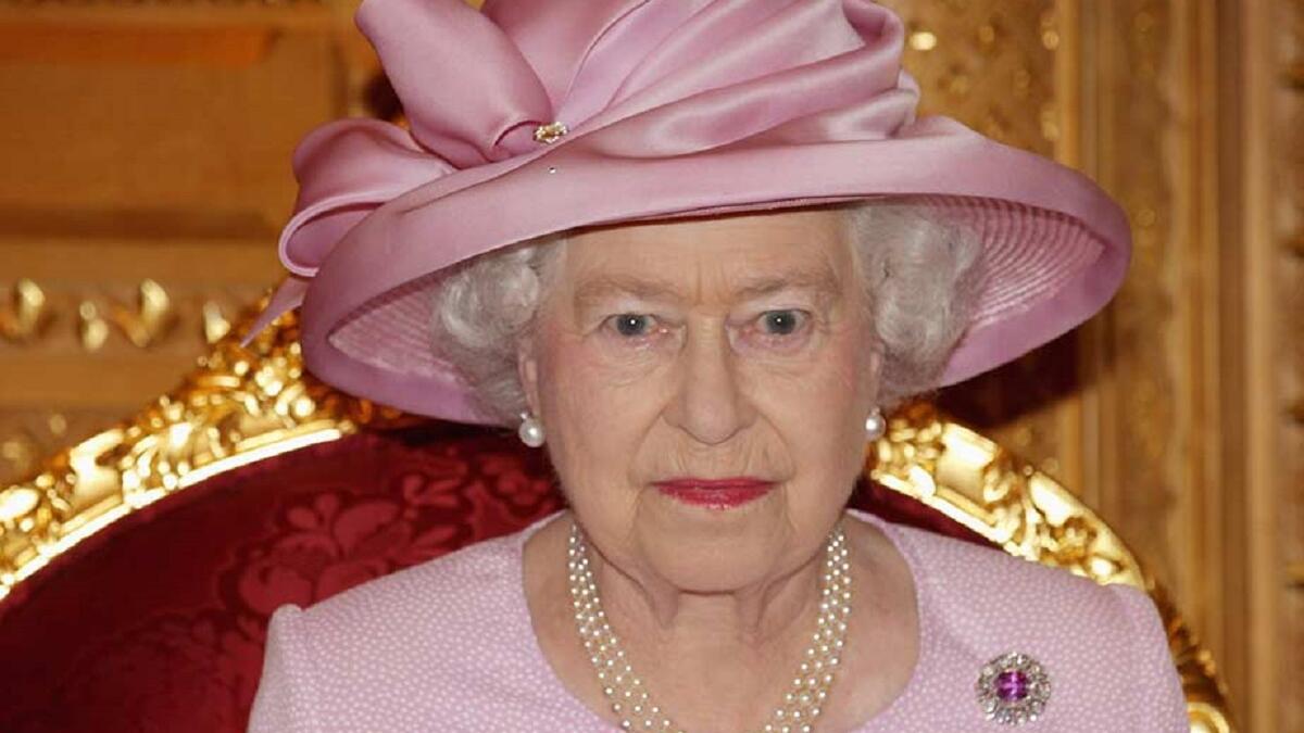 تنشر كل عام قائمة بالهدايا التي تلقتها: تعد الأسرة الملكية كل عام تقريرًا تفصيليًا لجميع الهدايا التي تلقتها الأسرة من الشخصيات العامة وقادة العالم أثناء الاثني عشر شهرًا السابقة.