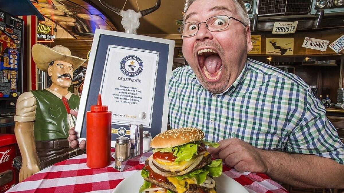 المانيا: بيرند شميت الألماني حيث يعد صاحب أكبر فم في العالم