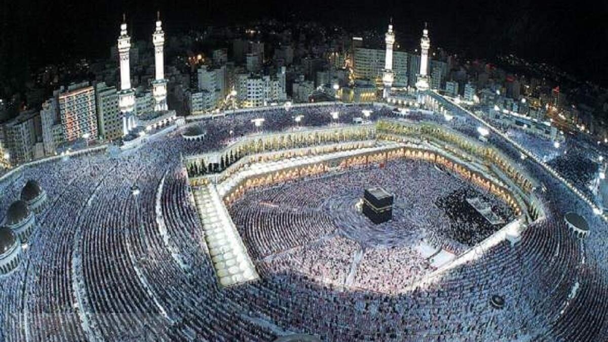 الهجرة إلى المدينة كانت واجبة على المسلمين، ونزلت الكثير من الآيات تحث المسلمين على الهجرة، حتى فتح مكة عام 8 هـ.