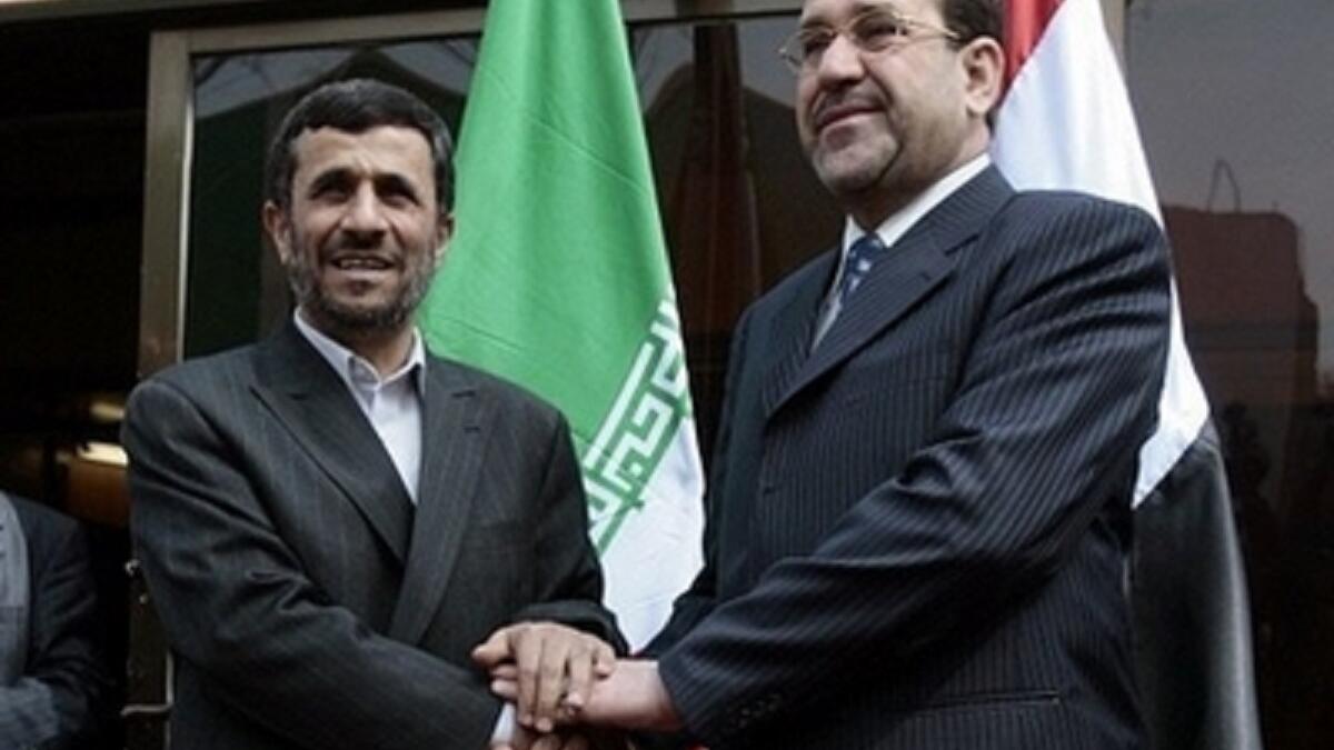 بدات العلاقة السيئة بين العراق وإيران منذ حكم الشاة حتى الثورة الإسلامية التي دخل معها العراق .ويبدو ان العلاقات تحسنت كثيرا بعد سقوط النظام العراقي عام 2003 م رغم وجود بعض النقاط الخلافية والاشكالات التي لم تحل حتى الآن.