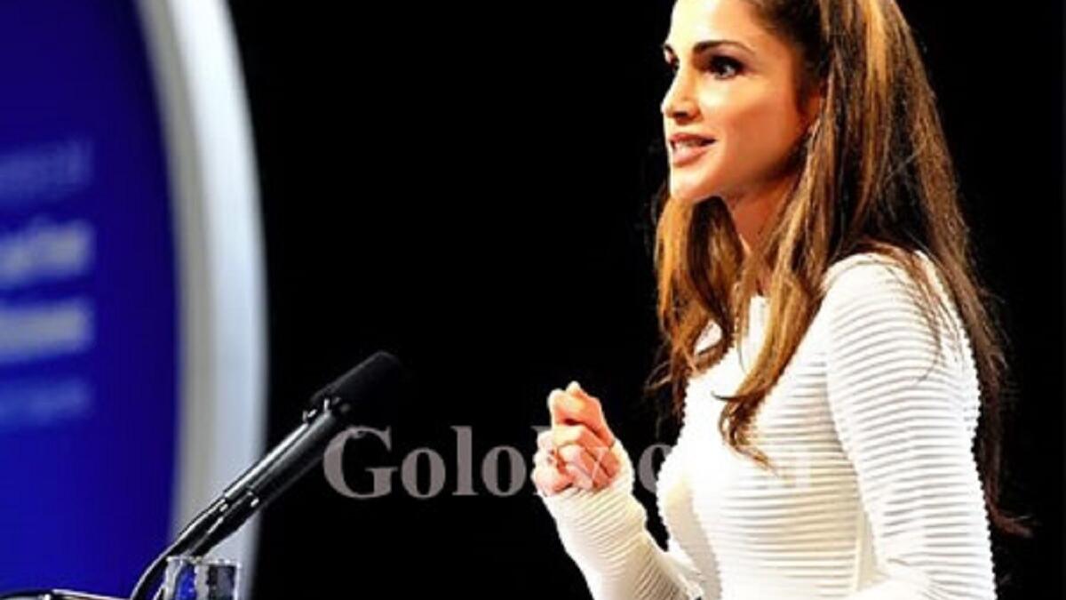 ولدت رانيا العبدالله أو رانيا فيصل ياسين عام 1970 في الكويت لأبوين من أصل فلسطيني وتزوجت الملك عبدالله الثاني عام 1993.  اختارتها مجلة فوربس الأمريكية ضمن أقوى 100 شخصية في العالم