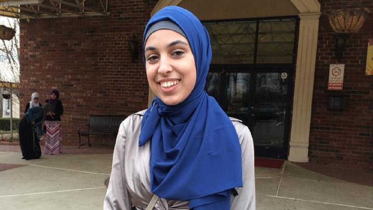 كايتي عساف -الطالبة الأميركية من أصول فلسطينية في الصف الـ12  قامت بحملة تواقيع ورحلة إقناع دامت أشهر لجعل بلدية مدينة كلفتون في مقاطعة باسيك بولاية نيوجيرسي اعتبار يومي عيدي الفطر والأضحى عطلة رسمية لأبناء المسلمين في مدارس المدينة.