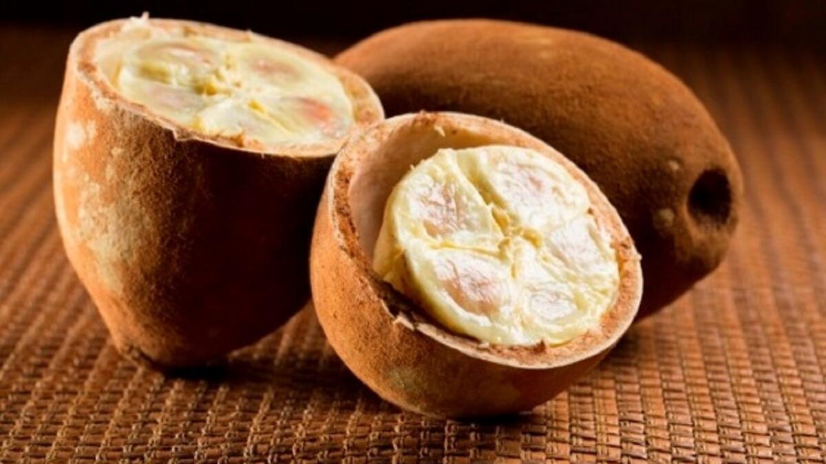 فاكهة كوبواسو: وجدت في جميع أنحاء حوض الأمازون، وغالبا ما يتم استخدام لب هذه الفاكهة العطرة في الحلويات بسبب نكهة الشوكولاتة والأناناس اللذيذة.