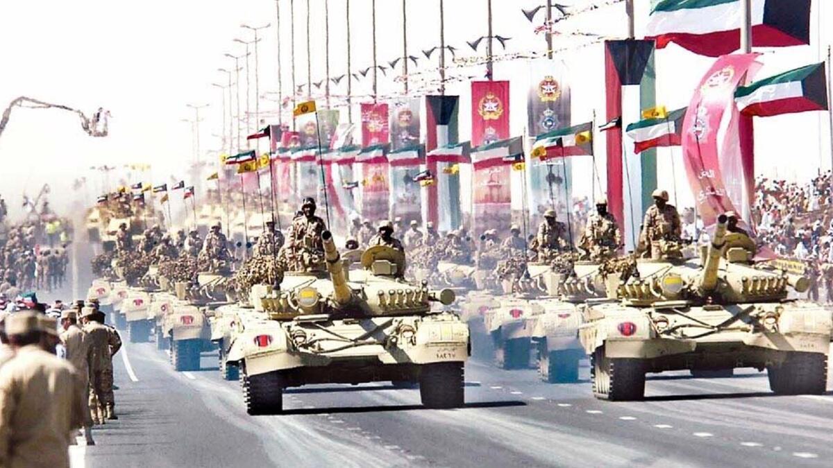 الجيش الكويتي: احتل الجيش الكويتي المركز العاشر في قائمة أقوى جيوش الوطن العربي، حيث يصل تعداده 14.5 ألف مقاتل، يصلح لأداء الخدمة 1.3 مليون شخص، ولا يوجد به تعداد احتياطي