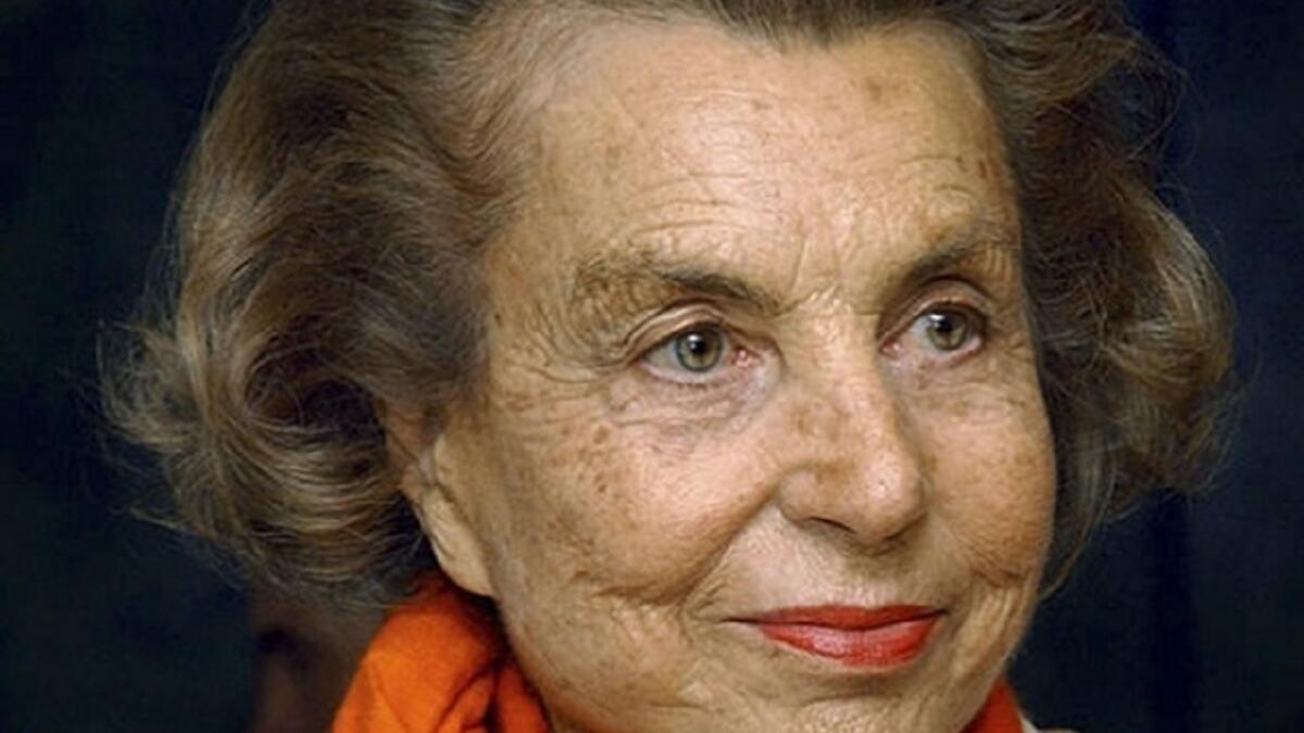 ليليان بيتنكور:أغنى شخص في فرنسا، وأغنى امرأة في العالم، وهي رئيسة لوريال، أكبر شركة لمستحضرات التجميل على هذا الكوكب، ورثت الشركة من والدها، ولكنها عملت بشق الأنفس لتطوير الشركة، بلغت ثروتها حاليا 200 مليار دولار. ويقال أنه بإمكانها شراء بلدها بالكامل.