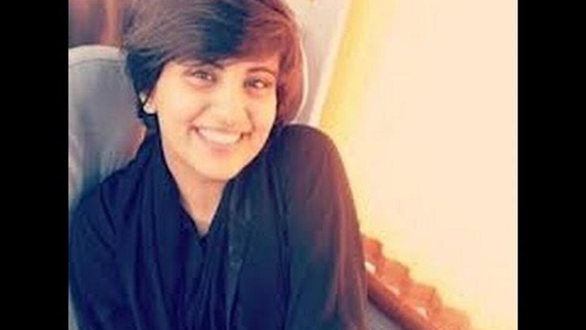 لجين الهذلول التي تحدت قرار السلطات السعودية بحظر النساء من القيادة إلى دخولها السجن، وإطلاق سراحها فيما بعد وإثارة هذه القضية المثيرة للجدل في المملكة العربية السعودية وفي جميع أنحاء العالم.