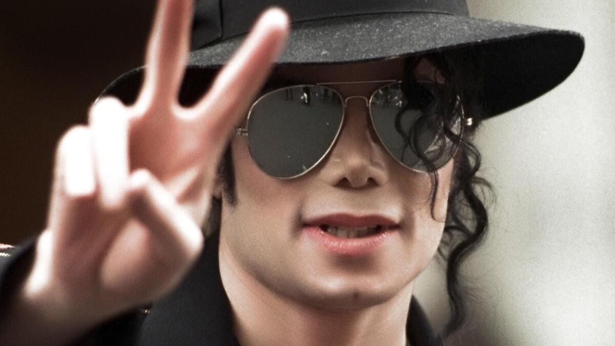 الحديث عن إسلام جاكسون تردد كثيراً لكنه لم يصرح بذلك أبداً، وهناك شكوك قوية بأن يكون قد أسلم فعلا. وقال "جيرمين جاكسون" - شقيق مغني البوب الراحل  مايكل جاكسون"أنا متأكد من أن مايكل اعتنق الإسلام في قلبه، ولكنه لم يعلنه"