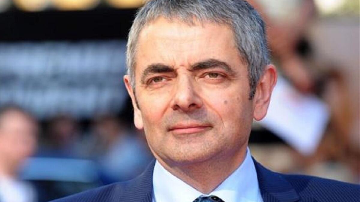 مستر بين: تناقلت جميع المواقع الإجتماعية و الصحف منذ فترة, خبر اعتناق الممثل الأمريكي روان انكيستون,  المشهور بـ (مستر بين) الإسلام,  الا ان النجم اصدر بيانا نفى فيه هذه القصة جملة وتفصيلا.