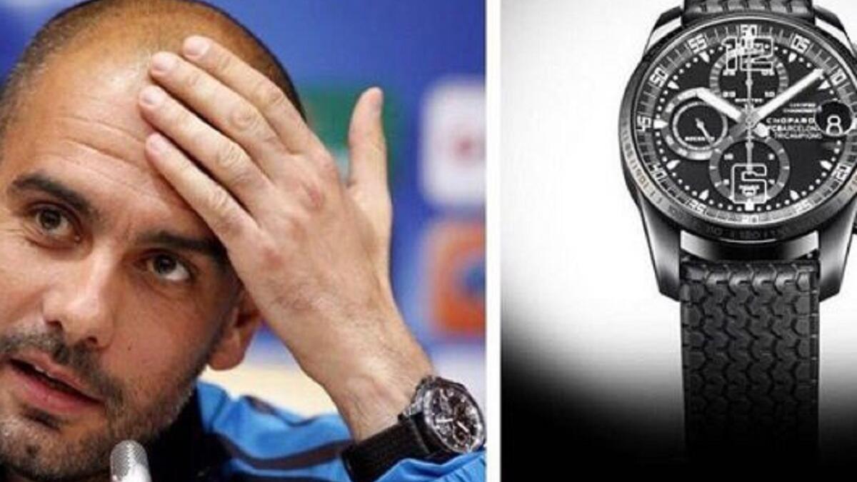 المدرب الاسباني جوارديولا يرتدي شوبار ميچليا. سعرها 10668 دولار.