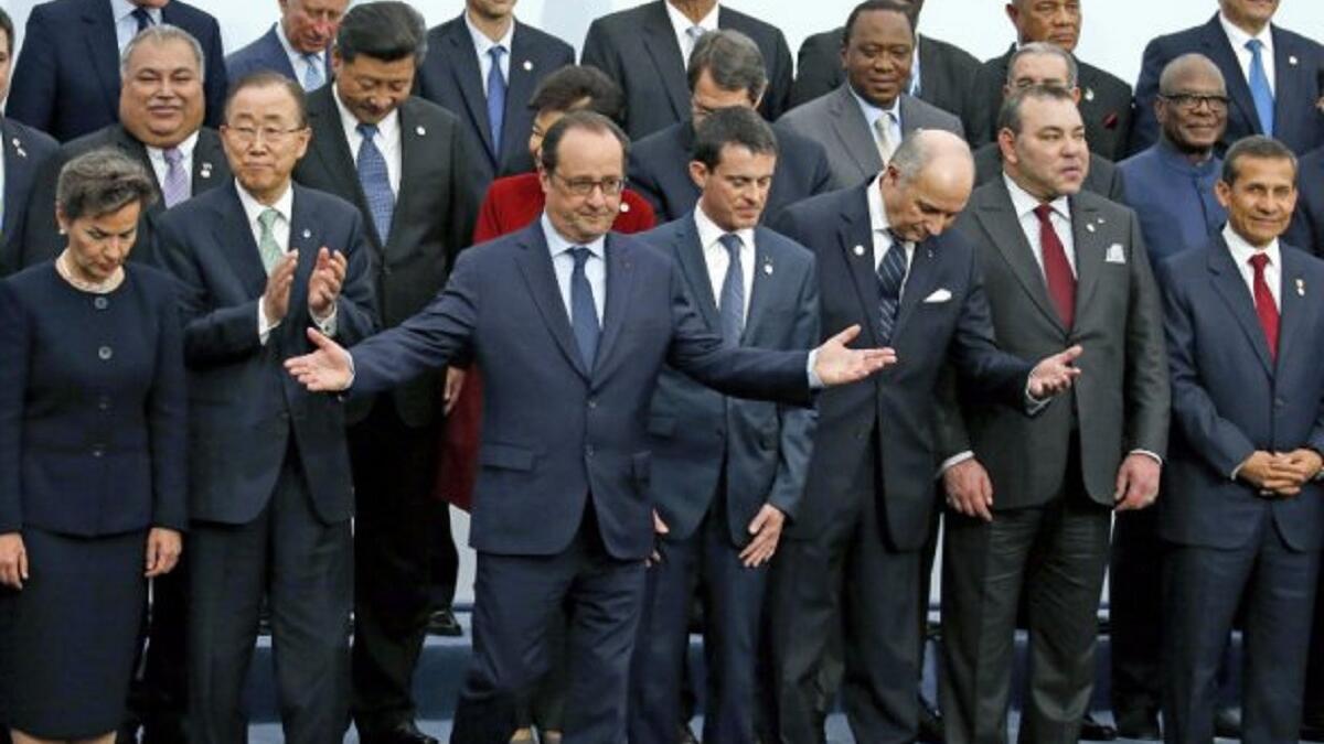 "اتفاقية باريس لتغير المناخ"تعهد ترامب، بإلغاء الاتفاقية لتقليل التغييرات المناخية الناجمة عن ارتفاع معدلات التلوث على الكرة الأرضية أو إعادة التفاوض.ولكن الانسحاب من الاتفاقية يتطلب 3 سنوات إلا أنه يستطيع ألا يلتزم ببعض بنودها،وبالتالي يؤدي لفشل الاتفاقية