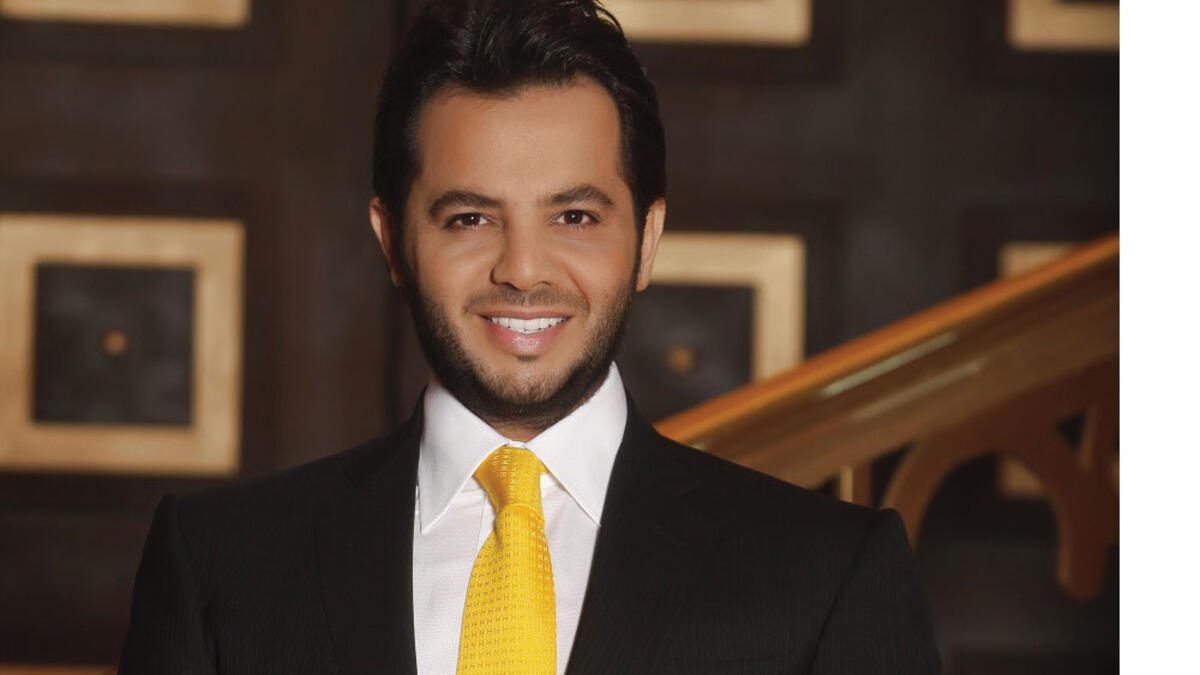 أعرب الإعلامى اللبناني "نيشان" عن حزنه البالغ إزاء تلك الحوادث عبر تويتر: "قد تسدل الستارة في مسرح الجريمة على مسرح باتاكلان، لكن الإرهاب لم يتمم دوره ومسرحية الشَر مستمرة، ارحمنا يا الله".