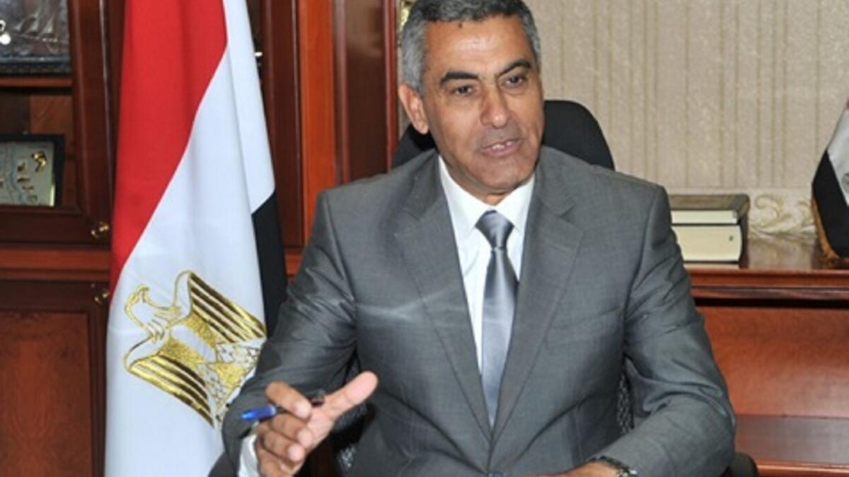 إصلاح الطرق هيرفع معدلات حوادث السير: اعتبر وزير النقل الدكتور سعد الجيوشي، أن إصلاح الطرق سيرفع معدل حوادث السير، لأن الطرق ستكون وقتها أكثر نعومة مما يدفع السائقين لزيادة السرعة ويسبب زيادة في حوادث السير .