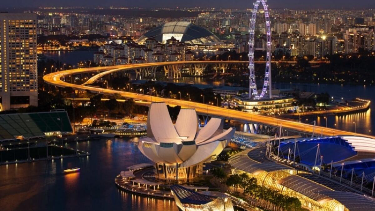 سنغافورة: بإمكانك الحصول على الجنسية كمستثمر بعد قضاء سنتين على أراضيها وإنفاق مليوني دولار.